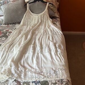 Robbie Bee Cream Pleated Tiered Maxi Sundress